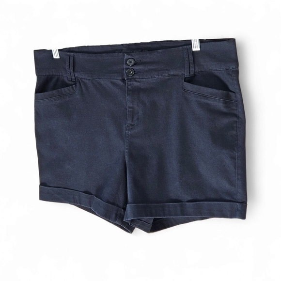 TORRID Plus Size 5" Black Stretch Sateen Mid-rise Rise Shorts Size 22 - Picture 6 of 14